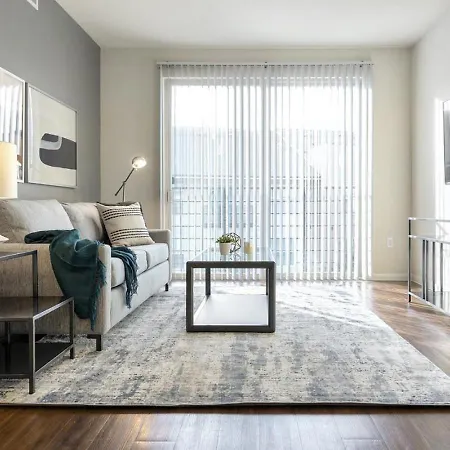 Landing At Axis Waterfront - 1 Bedroom In Downtown Benbrook